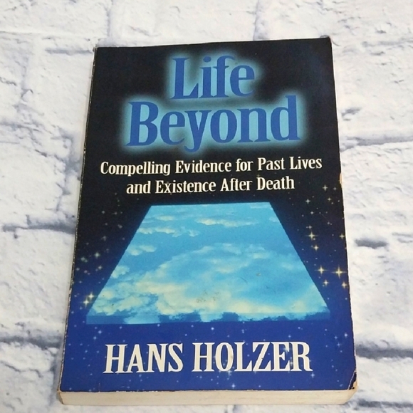 BOGO FREE Life Beyond Paperback Book Hans Holzer - Picture 1 of 6
